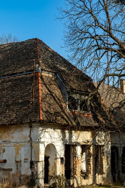 Velha Casa Abandonada Cidade — Fotografia de Stock