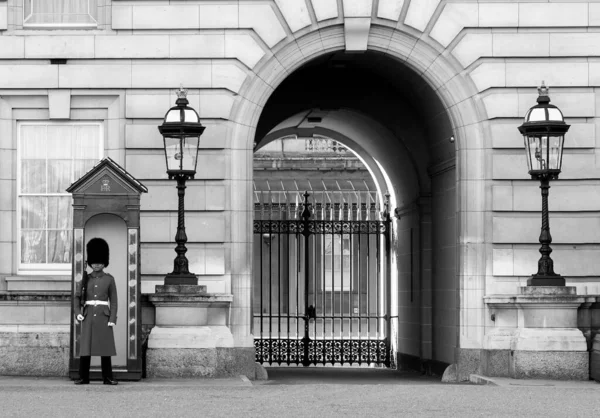 London Storbritannien December 2005 Brittisk Kunglig Vakt Vid Buckingham Palace — Stockfoto