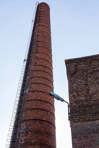 Ruinas Fábrica Abandonada Edificio Está Construido Por Ladrillo Rojo —  Fotos de Stock