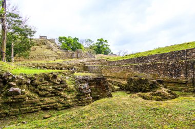Meksika 'daki antik Maya uygarlığının kalıntıları. 