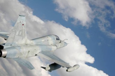 Gökyüzünde uçan bir uçak
