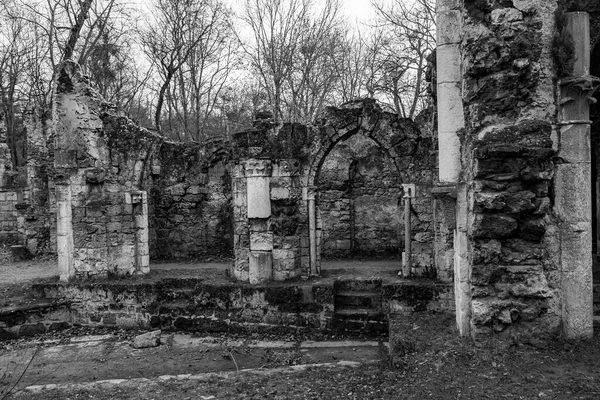 Ruinas Arquitectónicas Medievales Jardín Inglés Tata Hungría Arcos Góticos — Foto de Stock