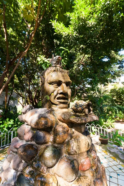 Estatua Cabeza Piedra Cerca — Foto de Stock