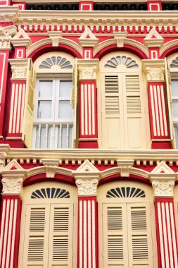 SINGAPORE / SINGAPORE - MAYIS 3, 2009: Buddha Tooth Relic Temple and Museum at Chinatown. Tang Hanedanı 'nın mimari tarzında bir tapınak. Singapur 'un en ilgi çekici yerlerinden biri..