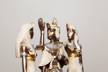 Firavun 'un Mısır Kraliçesi' nin hatıra heykelleri. 