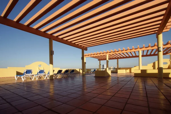 Empty Sunbeds Balcony Hotel — Fotografia de Stock