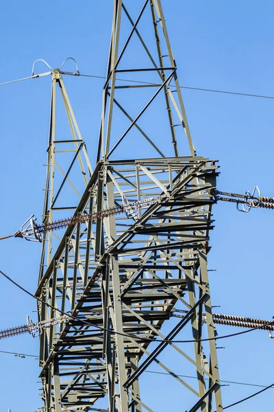 Torre Alta Tensão Transmissão Eletricidade — Fotografia de Stock