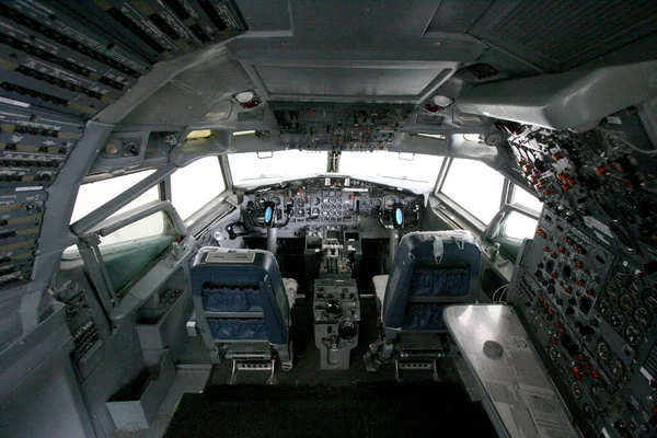 Wnętrze Pustego Kokpitu Samolotu — Zdjęcie stockowe
