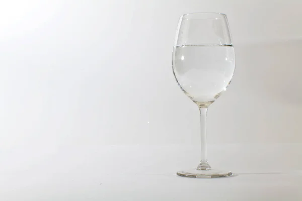 Glas Wijn Witte Achtergrond — Stockfoto