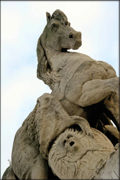 Posąg Lwa Mieście Barcelona — Zdjęcie stockowe