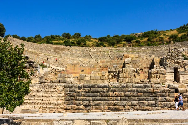 Turisták Között Sétáló Ősi Romjai Város Ephesus Törökország — Stock Fotó
