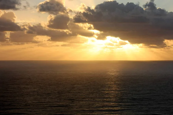 Schöner Sonnenuntergang Über Dem Meer — Stockfoto