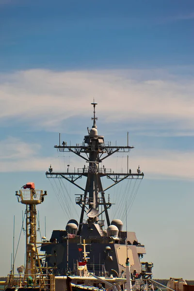 Barco Una Torre Del Puerto — Foto de Stock