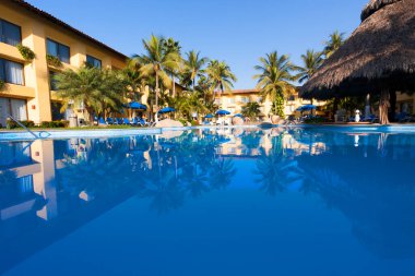 yüzme havuzunda su topu oyunu yarışması 