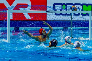 yüzme havuzunda su topu oyunu yarışması 