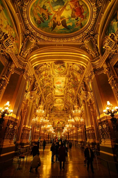 フランス 2005年12月16日 パリのパレ ガルニエ オペラ ガルニエ の内装 当初は カプシーヌ と呼ばれていた — ストック写真