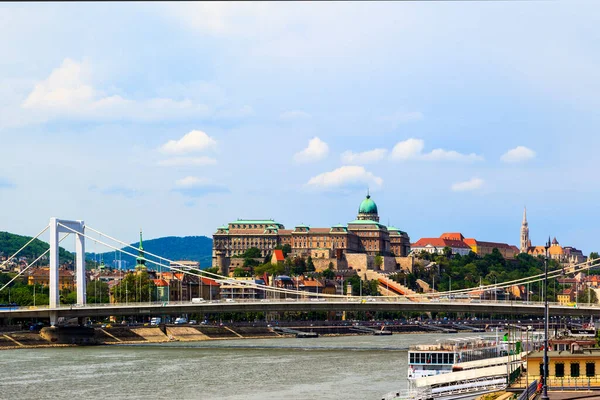 Macaristan Budapeşte Şehrinin Merkezindeki Cadde — Stok fotoğraf