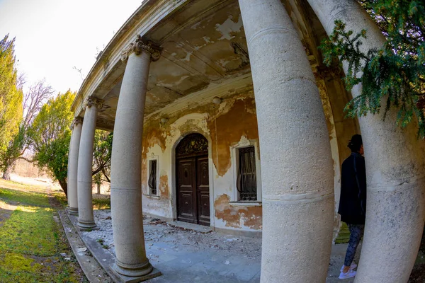 Velha Casa Abandonada Cidade — Fotografia de Stock