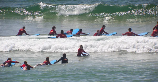 Costa Oro Australia Septiembre 2012 Estudiantes Surf Identificados Surfers Paradise — Foto de Stock