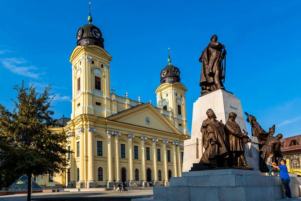 Debrecen Hungary Σεπτεμβρίου 2020 Μεγαλύτερη Προτεσταντική Εκκλησία Στην Ουγγαρία Άγαλμα — Φωτογραφία Αρχείου