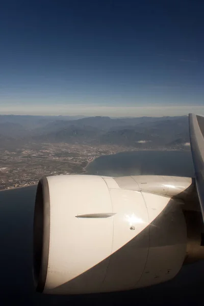 Flygplansvinge Skyn — Stockfoto