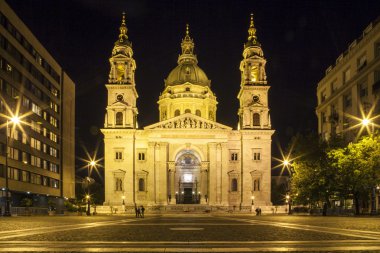 Geceleri.