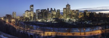 Gece Şehir Calgary.