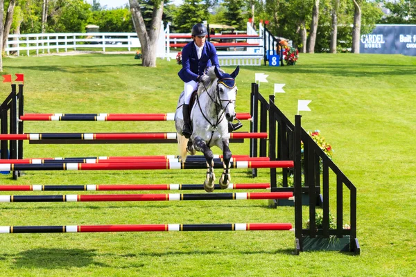 Spruce Meadows internacional hors competencia de salto, — Foto de Stock