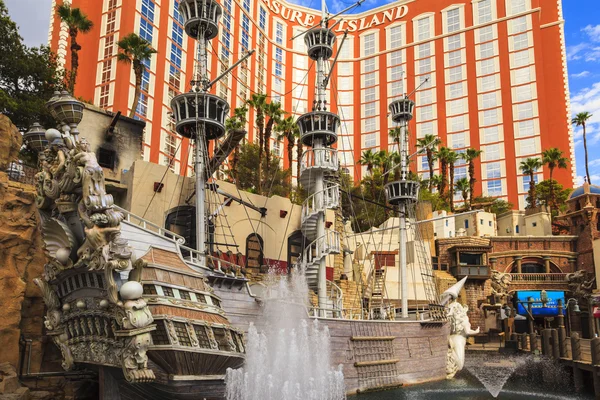 Treasure island hotel and casino in Las Vegas — Stock Photo, Image