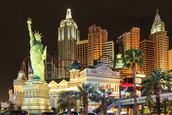 Las Vegas   New York -  New York  at  Night