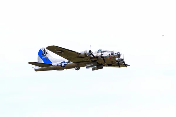B-17 bombardıman uçağı — Stok fotoğraf