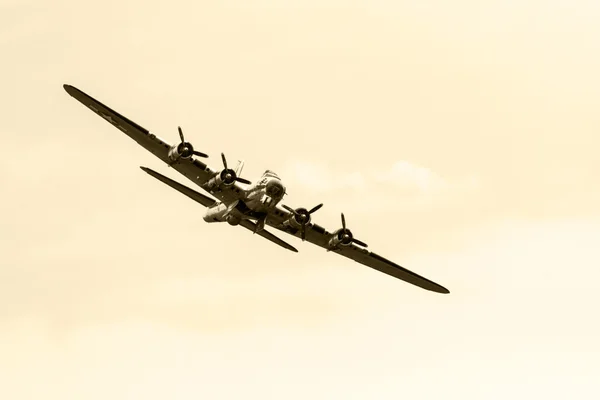 B-17 bombardıman uçağı — Stok fotoğraf