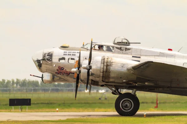B-17 — Photo