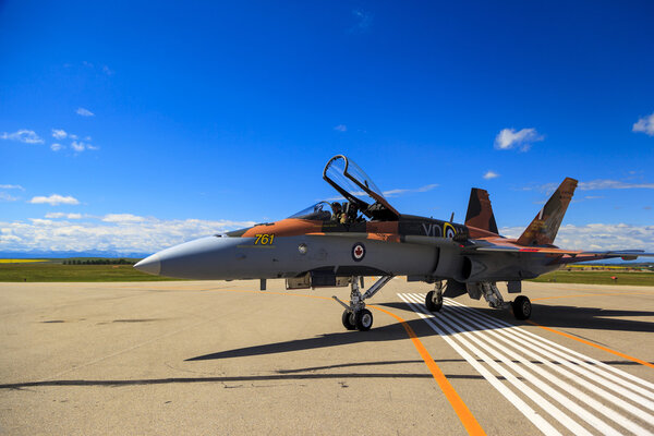 Истребитель F-18
