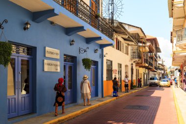 Old City Panama boyunca yürümek.