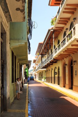 Old City Panama boyunca yürümek.