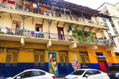 Old City Panama boyunca yürümek.