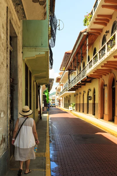 Paseo por la Ciudad Vieja Panamá . — Foto de Stock