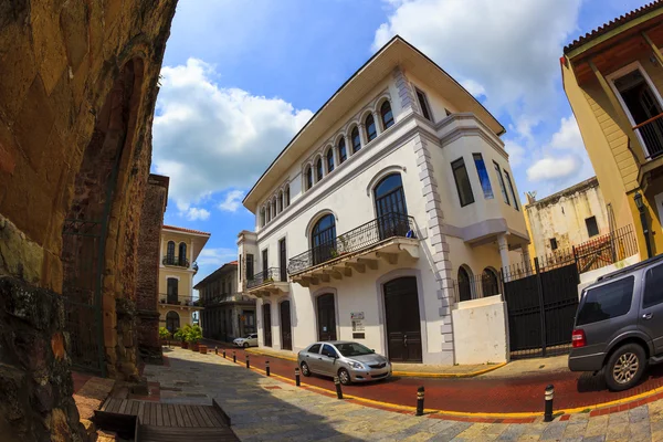 Прогулка по улицам Старого города Панамы — стоковое фото