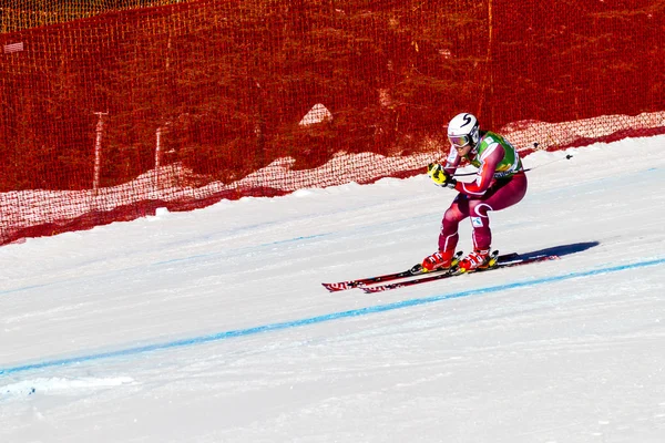 Lake louise, alberta canada - 29.10.2015 : Beim audi fis alpinen Ski-Weltcup der Herren rasen 64 offizielle Starter die Strecke hinunter. die Durchschnittsgeschwindigkeit beträgt 132 km / h während des Rennens. — Stockfoto