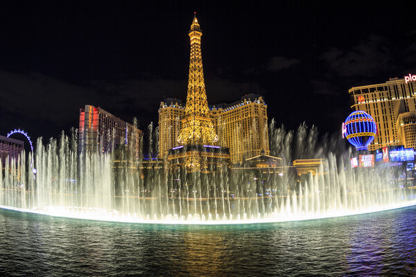 Las Vegas Hotel Paris with half scale, 541-foot