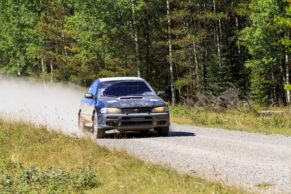 Test dzień niektóre z najlepszych kierowców z Kanady są konkurencyjne w Rocky Mountain — Zdjęcie stockowe