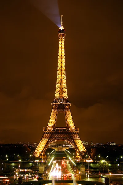 Eiffel toren lichtprestaties — Stockfoto