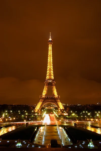 Eiffel tower lätta prestanda — Stockfoto