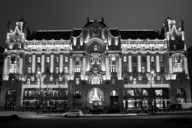 İçinde Budapeşte, Macaristan'ın Noel ışıkları ile gece Gresham Palace
