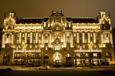 İçinde Budapeşte, Macaristan'ın Noel ışıkları ile gece Gresham Palace