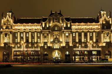 İçinde Budapeşte, Macaristan'ın Noel ışıkları ile gece Gresham Palace