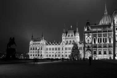 Parlamento Binası gece Budapeşte '