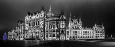 Budapeşte Parlamento Binası gece