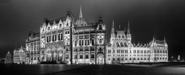 Budapeşte Parlamento Binası gece